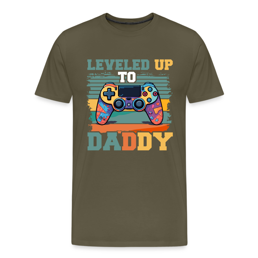 Leveled up tp Daddy lustiges Premium T-Shirt Herren - Khaki