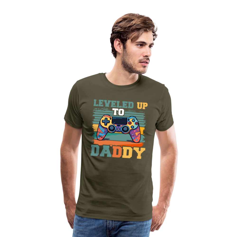 Leveled up tp Daddy lustiges Premium T-Shirt Herren - Khaki