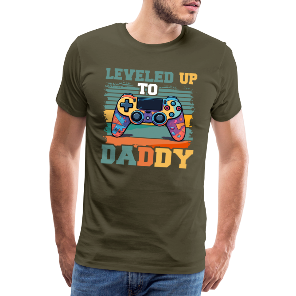 Leveled up tp Daddy lustiges Premium T-Shirt Herren - Khaki